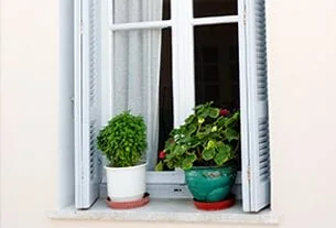Shutters & screens